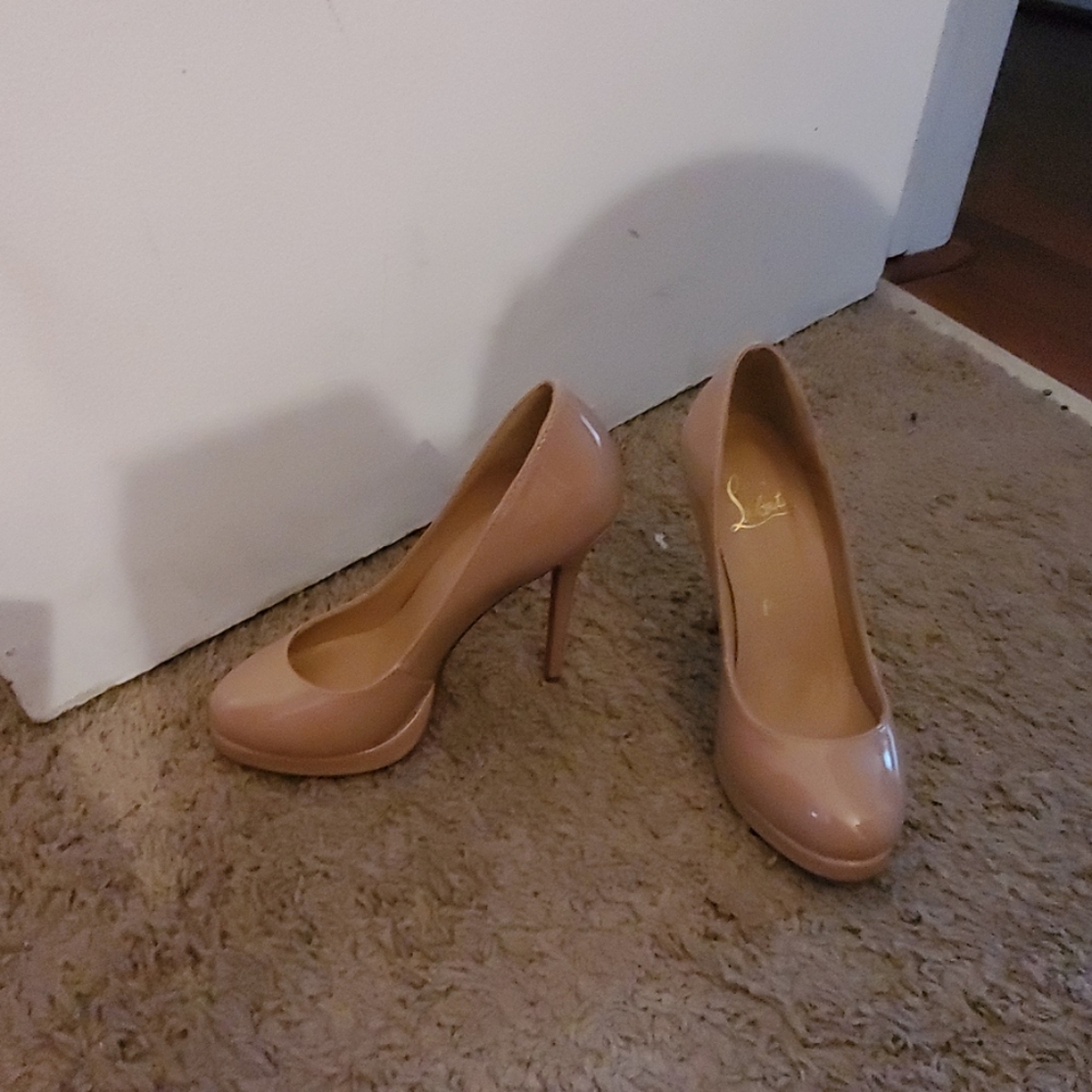 Shoe